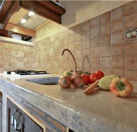 4 bedroom villa with pool near Svetvinčenat, Istria, sleeps 10